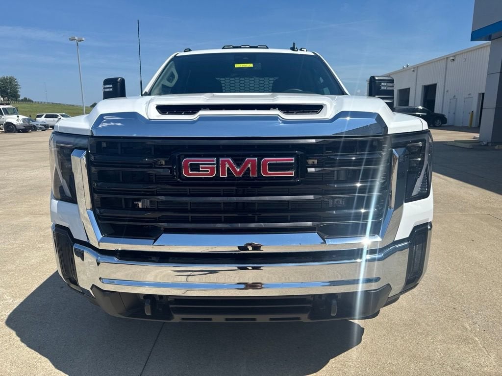 2026 GMC Sierra 3500 HD Chassis Cab Pro