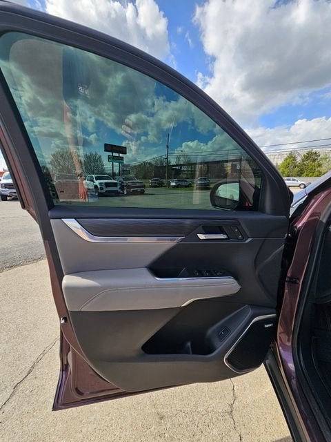 2025 GMC Acadia Elevation