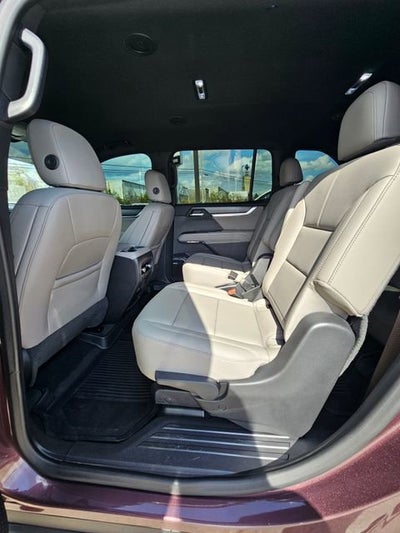 2025 GMC Acadia Elevation