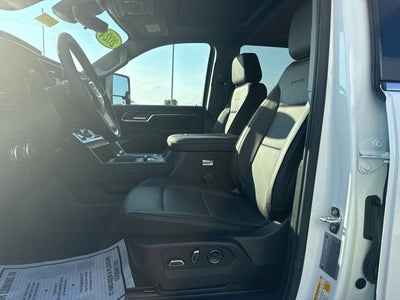 2024 GMC Sierra 3500 HD Denali