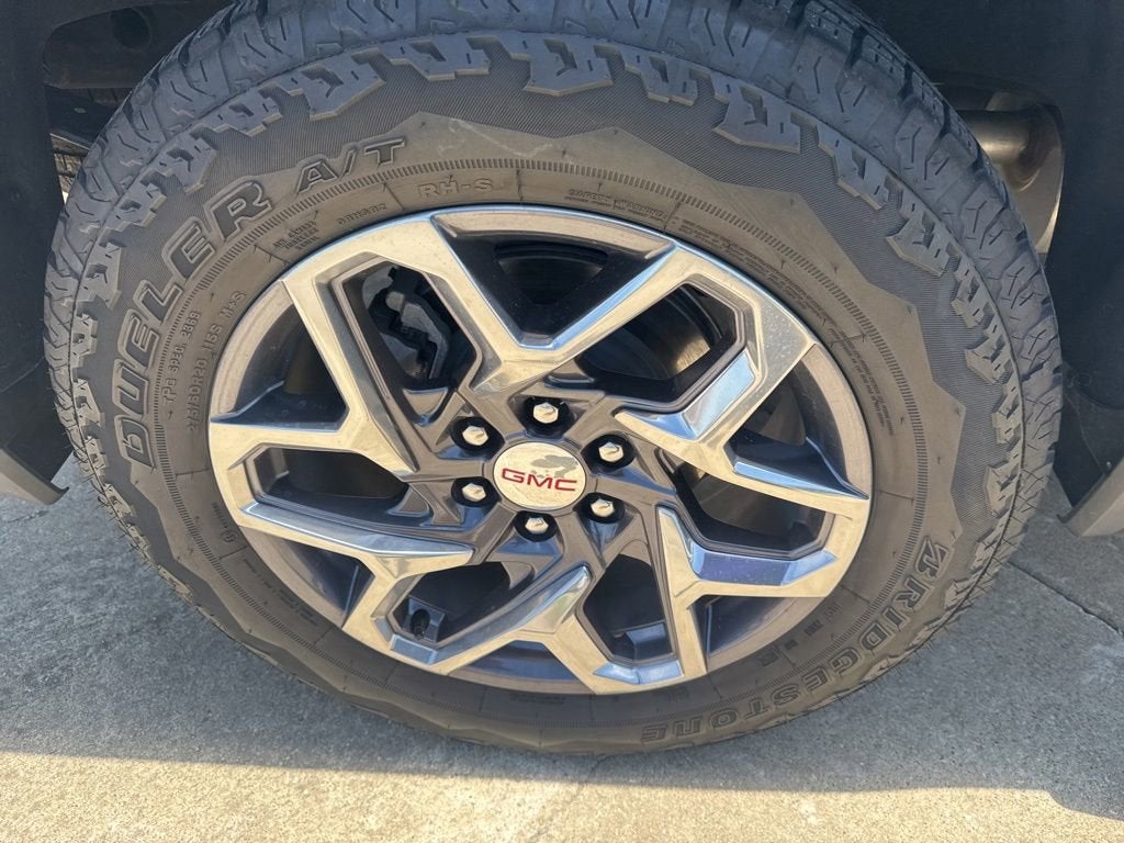 2025 GMC Sierra 1500 SLT