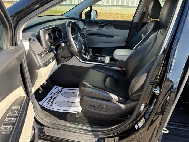 2024 Kia Carnival LX