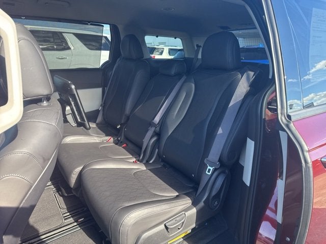 2024 Kia Carnival SX